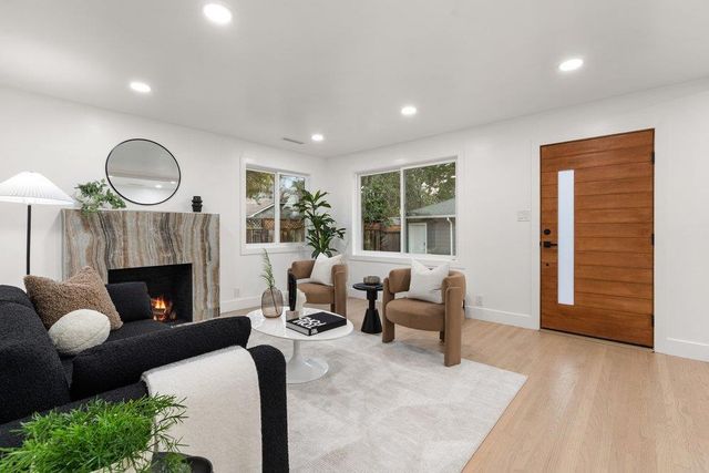 578 Green Manor Court, Palo Alto, CA 94301