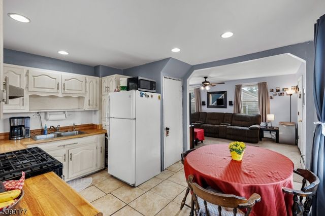 126 N Richards Ave, Somerville Boro, NJ 08876