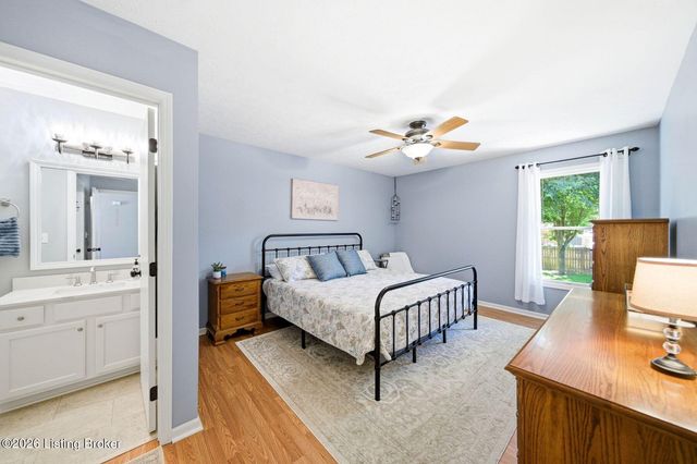 6704 Brook Bend Way, Louisville, KY 40229
