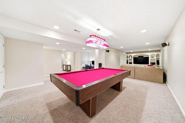 6704 Brook Bend Way, Louisville, KY 40229