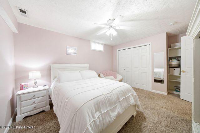 6704 Brook Bend Way, Louisville, KY 40229