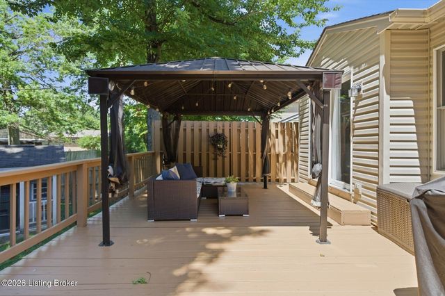 6704 Brook Bend Way, Louisville, KY 40229