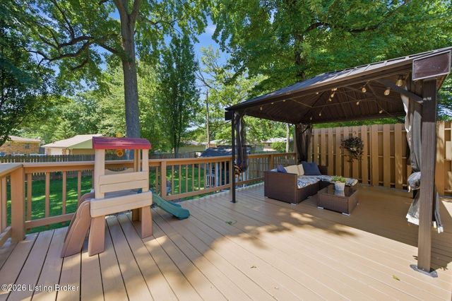 6704 Brook Bend Way, Louisville, KY 40229