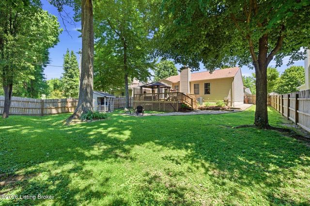 6704 Brook Bend Way, Louisville, KY 40229