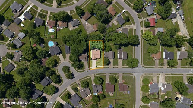 6704 Brook Bend Way, Louisville, KY 40229