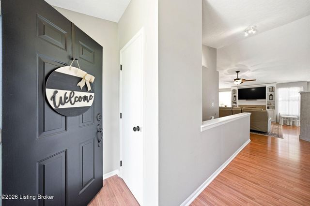 6704 Brook Bend Way, Louisville, KY 40229