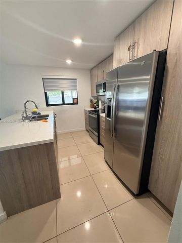 102 NW 10th Pl, Florida City, FL 33034