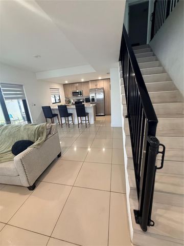 102 NW 10th Pl, Florida City, FL 33034