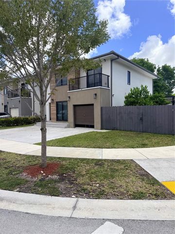 102 NW 10th Pl, Florida City, FL 33034