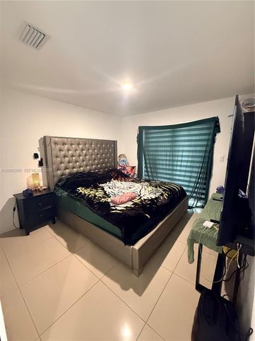102 NW 10th Pl, Florida City, FL 33034
