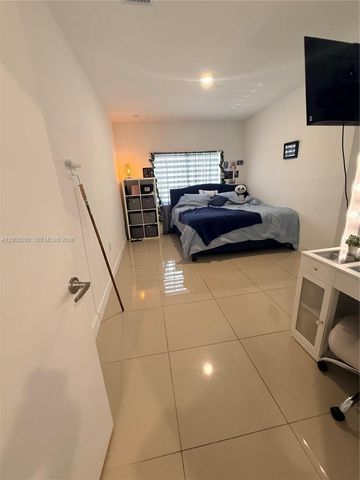 102 NW 10th Pl, Florida City, FL 33034