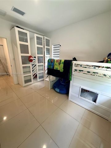 102 NW 10th Pl, Florida City, FL 33034