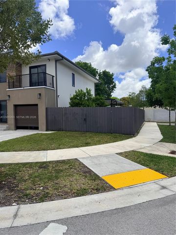 102 NW 10th Pl, Florida City, FL 33034