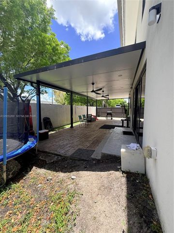 102 NW 10th Pl, Florida City, FL 33034