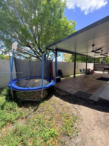 102 NW 10th Pl, Florida City, FL 33034