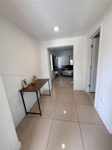 102 NW 10th Pl, Florida City, FL 33034