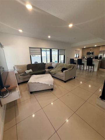 102 NW 10th Pl, Florida City, FL 33034