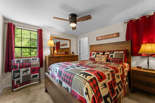 112 Foxhole Lane, Hollister, MO 65672