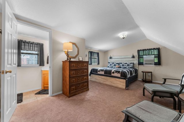 112 Foxhole Lane, Hollister, MO 65672