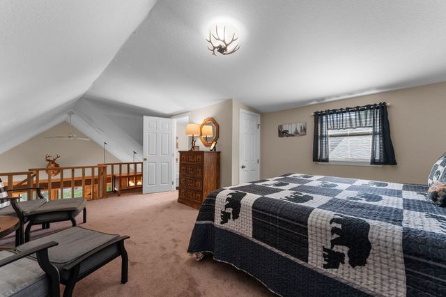 112 Foxhole Lane, Hollister, MO 65672