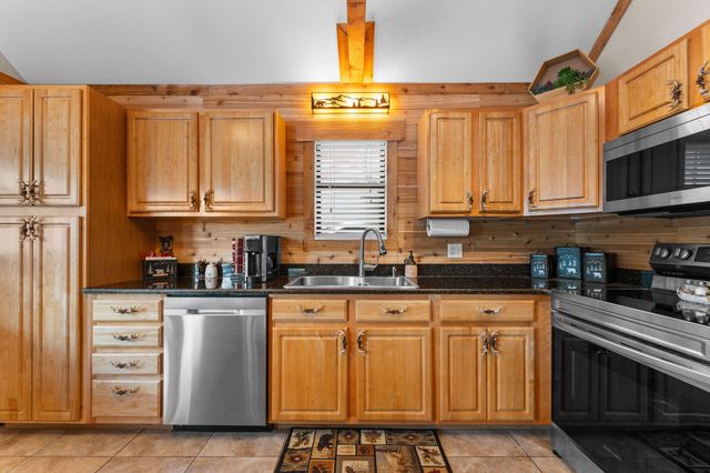 112 Foxhole Lane, Hollister, MO 65672