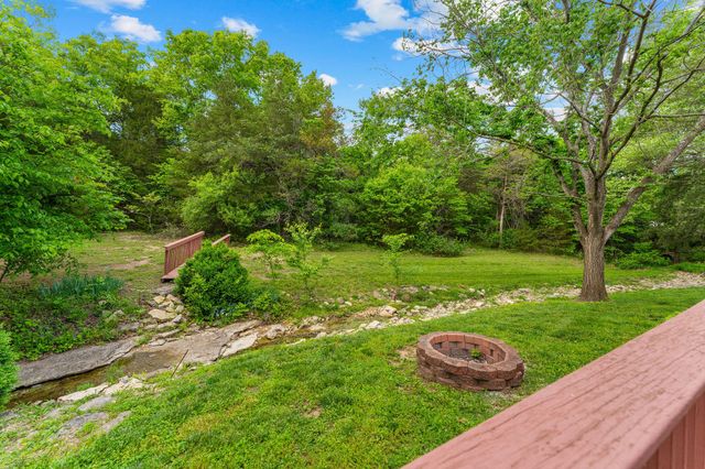 112 Foxhole Lane, Hollister, MO 65672