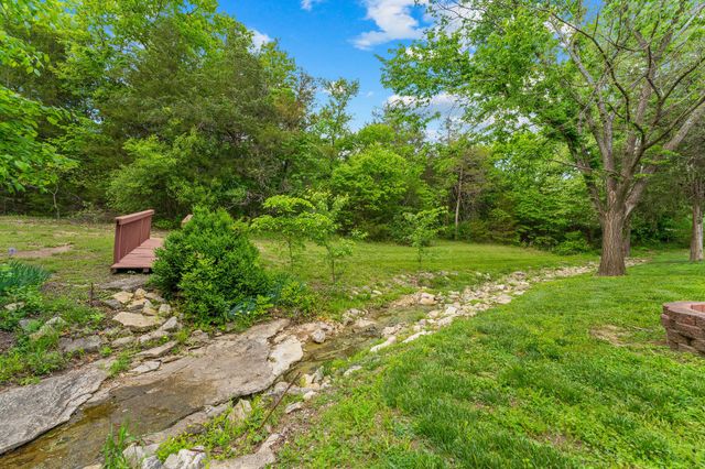 112 Foxhole Lane, Hollister, MO 65672