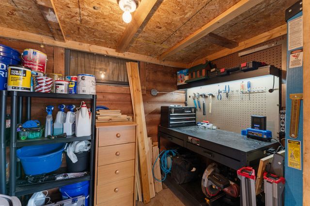 112 Foxhole Lane, Hollister, MO 65672