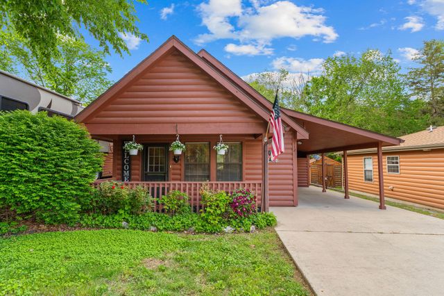 112 Foxhole Lane, Hollister, MO 65672