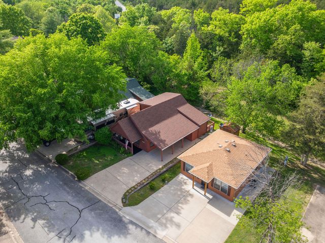 112 Foxhole Lane, Hollister, MO 65672