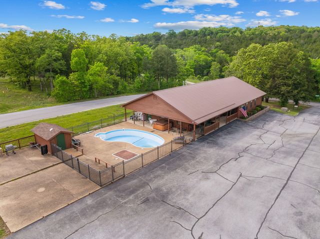 112 Foxhole Lane, Hollister, MO 65672
