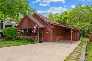 112 Foxhole Lane, Hollister, MO 65672