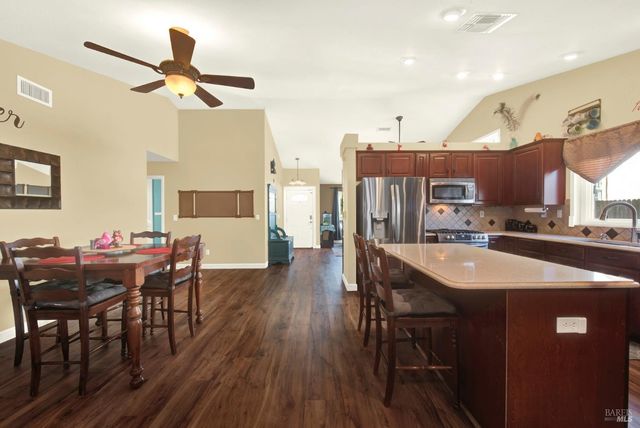 967 Copper Way, Vacaville, CA 95687