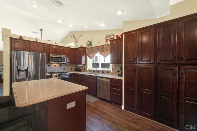 967 Copper Way, Vacaville, CA 95687