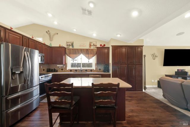 967 Copper Way, Vacaville, CA 95687