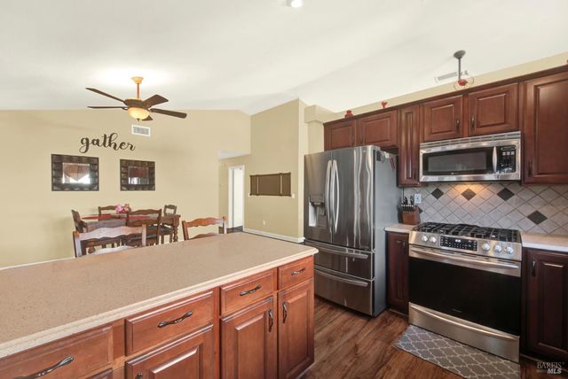 967 Copper Way, Vacaville, CA 95687