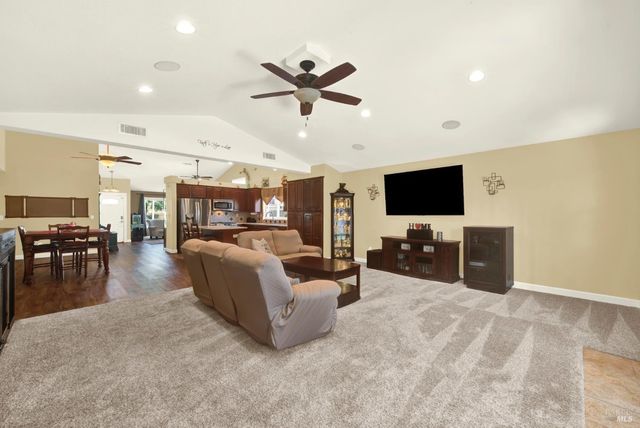 967 Copper Way, Vacaville, CA 95687