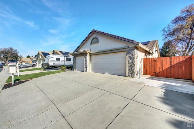 967 Copper Way, Vacaville, CA 95687