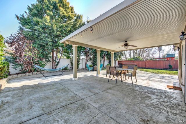 967 Copper Way, Vacaville, CA 95687