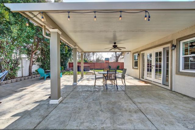 967 Copper Way, Vacaville, CA 95687