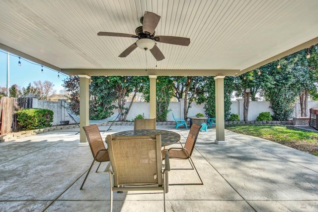 967 Copper Way, Vacaville, CA 95687