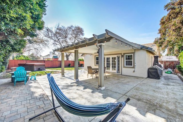 967 Copper Way, Vacaville, CA 95687