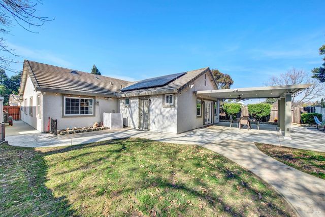 967 Copper Way, Vacaville, CA 95687