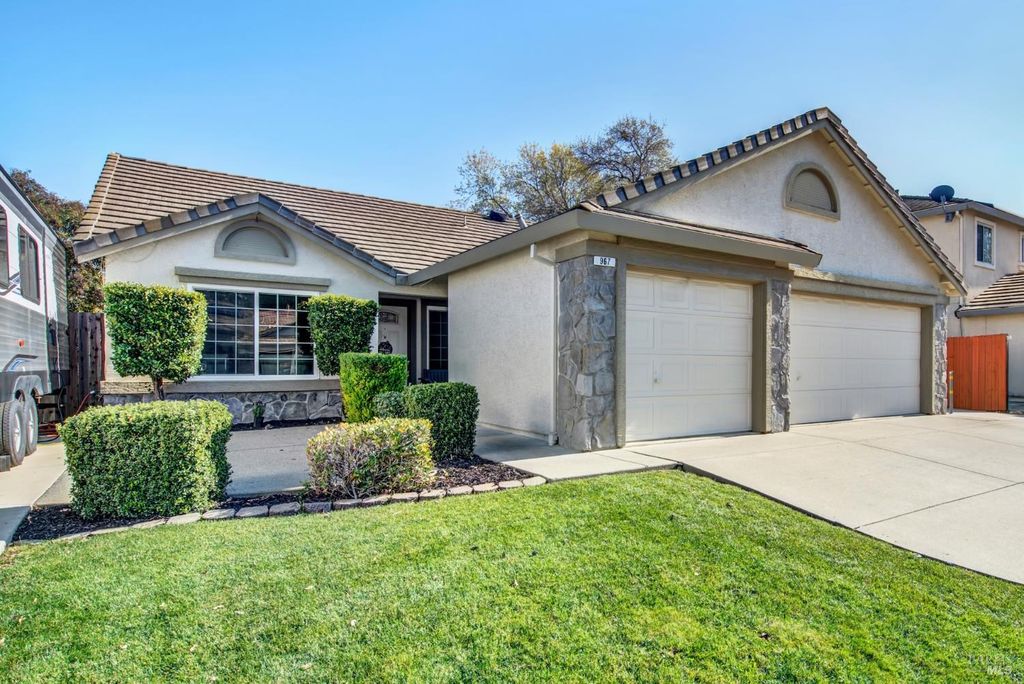 967 Copper Way, Vacaville, CA 95687