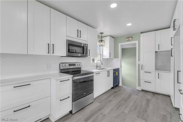 3332 North Avenue, Parma, OH 44134