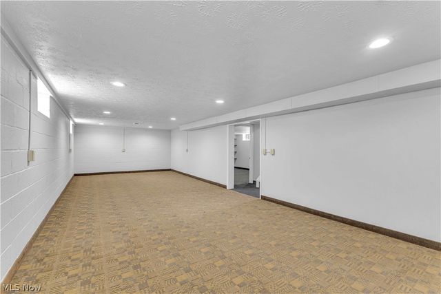 3332 North Avenue, Parma, OH 44134