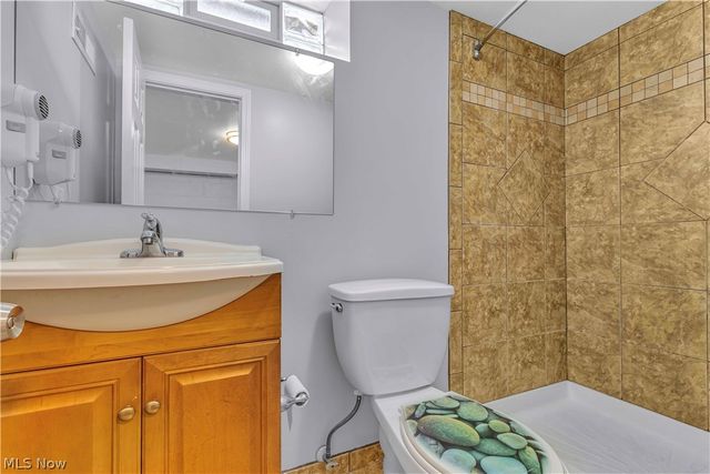 3332 North Avenue, Parma, OH 44134