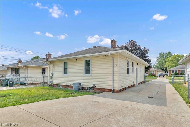 3332 North Avenue, Parma, OH 44134