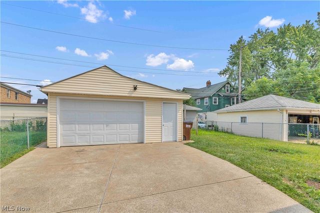 3332 North Avenue, Parma, OH 44134