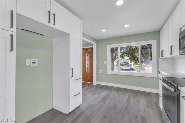 3332 North Avenue, Parma, OH 44134